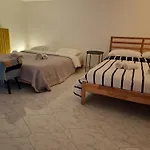 Napoli Connect Guesthouse
